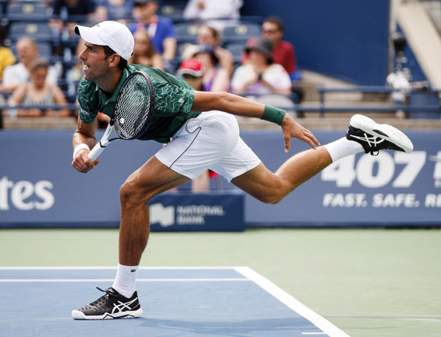 БАШИЋ НЕСПРЕМАН ЗА ЂОКОВИЋА: Новаче, молим те позајми ми патике... (ФОТО)