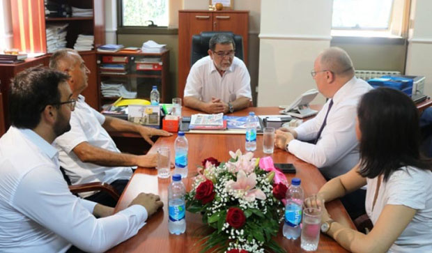 Нови рок за породилишта