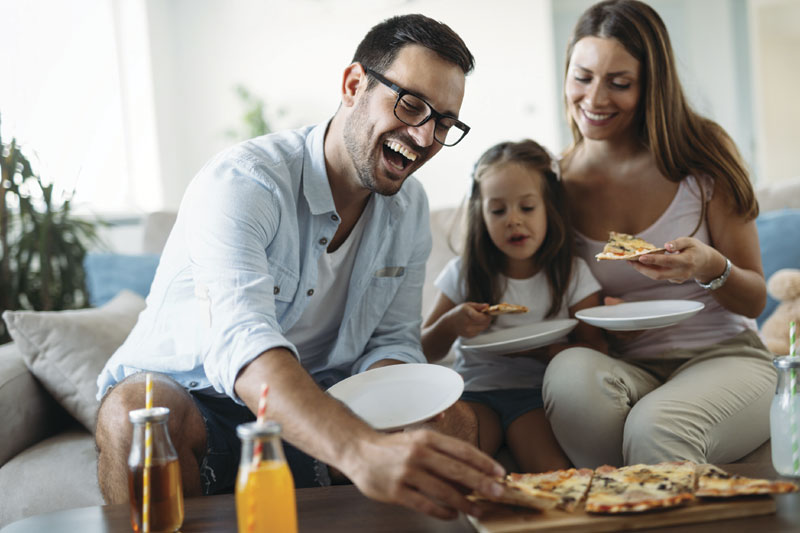 Дебљамо се у друштву драгих особа