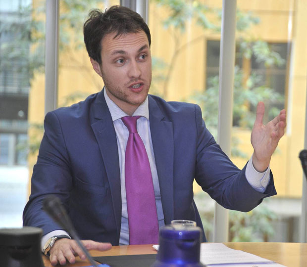 ПОСЛЕ СРАМОТНОГ ПОЈАВЉИВАЊА ЦРНОГОРСКОГ ОФИЦИРА НА ПРОСЛАВИ ОЛУЈЕ: Пут у Книн као извињење