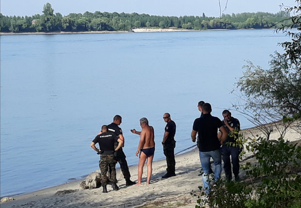 САХРАЊЕН ДЕЧАК КОЈИ СЕ УТОПИО У ДУНАВУ: Беочинци испратили Ештрефа