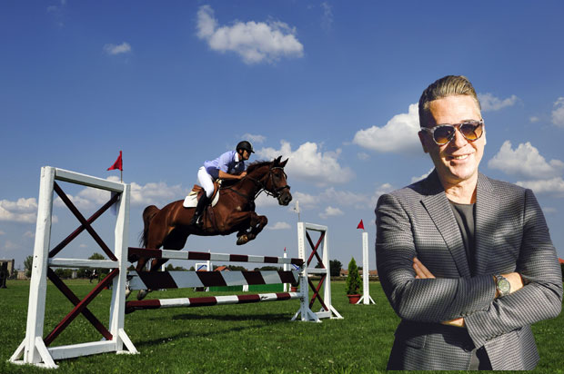 Жељко Јоксимовић пева на „Љубичевским коњичким играма“