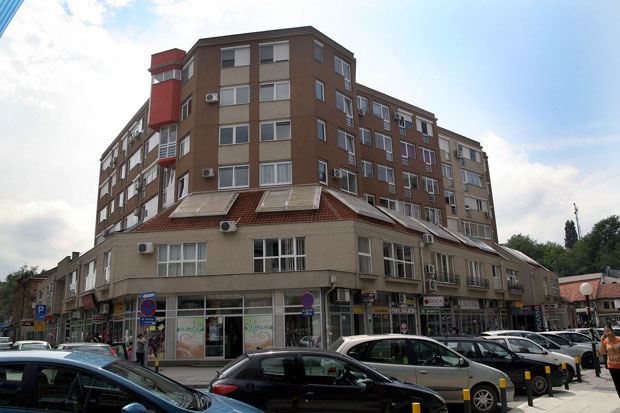 СТАНОВЕ ПРОДАЈУ НА ЦРНО: Фантомске агенције послују безбрижно