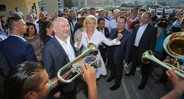 Како Руси виде посету Захарове Србији: Није одолела (ВИДЕО)