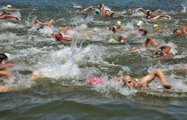 ФОРСИРАЊЕ САВЕ: Трећи пливачки маратон у недељу на Ади Међици