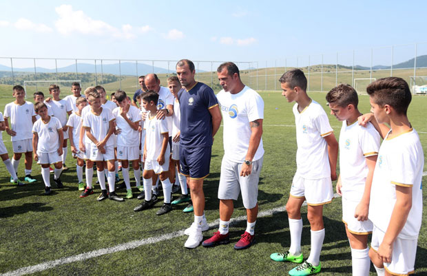 Ненад Милијаш гост на кампу Дејана Станковића: Клинци заиста могу да науче много од Декија