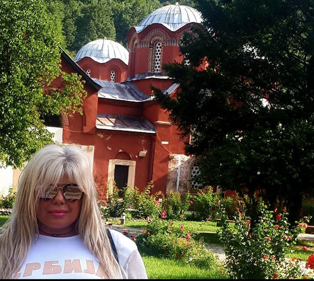 Зорана Павић после Лапљег села обишла српске светиње