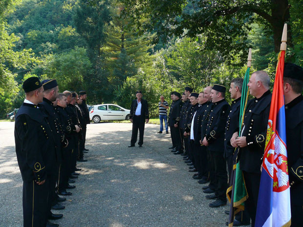 Чета храбрих и способних