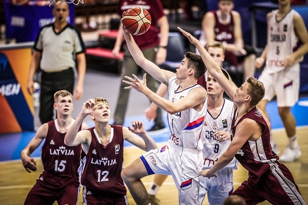 “ОРЛИЋИ” У БРИШУЋЕМ ЛЕТУ: Кадетска репрезентација Србије надиграла вршњаке из Летоније