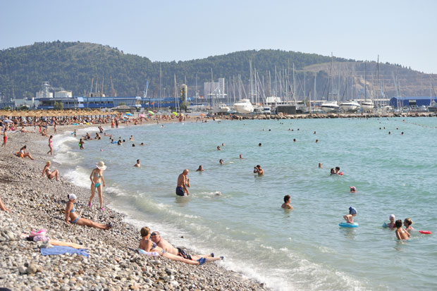 ПОСЛЕ ВИШЕ НЕСРЕЋА НА ЦРНОГОРСКОМ ПРИМОРЈУ: Апел да се плива само до бова
