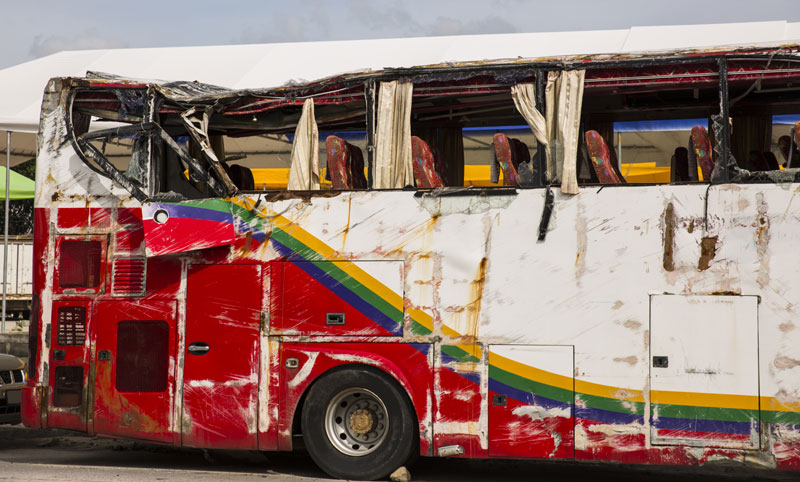 Погинуло најмање 12 фудбалских навијача у саобраћајној незгоди у Еквадору