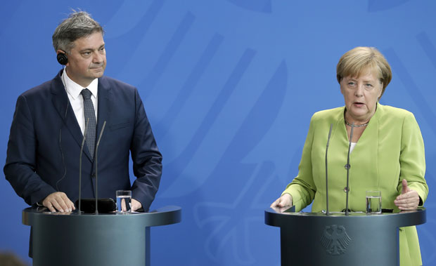 Меркел: Нема промена граница на Балкану