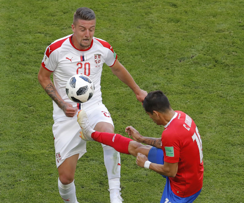 ОФАНЗИВА НА СЕРГЕЈА: Роналдо жели Србина, Милан шаље тројицу и 40 милиона евра...