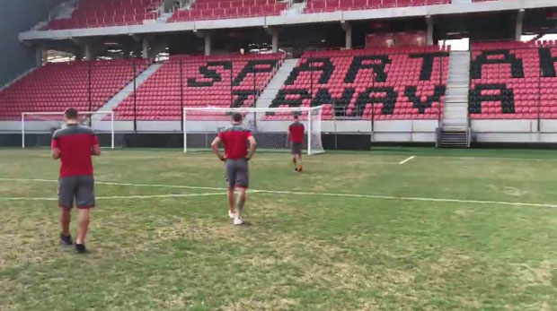 СТАДИОН СПАРТАКА У КАТАСТРОФАЛНОМ СТАЊУ; Милојевић: Ништа не можемо да променимо, да не верујем у пролаз не бих био овде