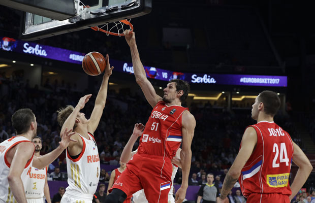 Марјановић и Вучевић на кампу Кошарка без граница