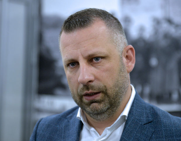 Јевтић: Напади увек од истих, не смета им решење већ Вучић; Вулин: Председник преузео велику одговорност