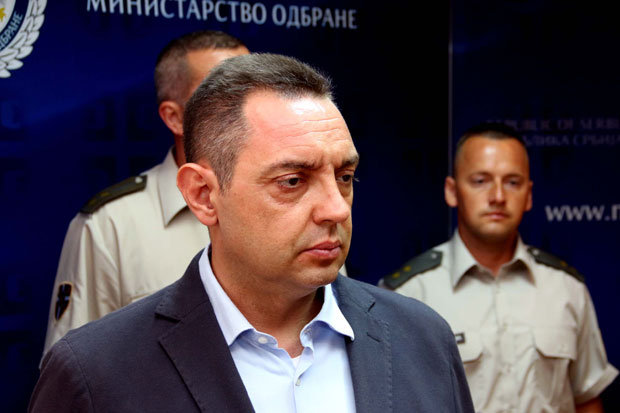 Вулин: Грађани сигурни уз своју војску