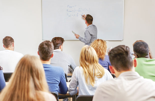 Шарчевић: Затворићу нелегалне факултете!