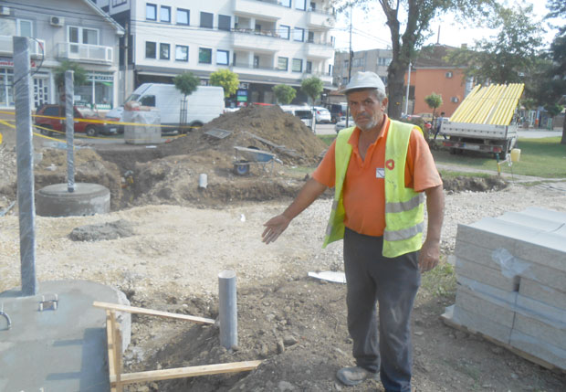 ТОКОМ РАДОВА У ЦЕНТРУ: Радници пронашли гранату (ФОТО)