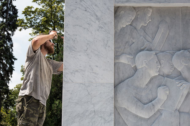 Споменик готов у октобру