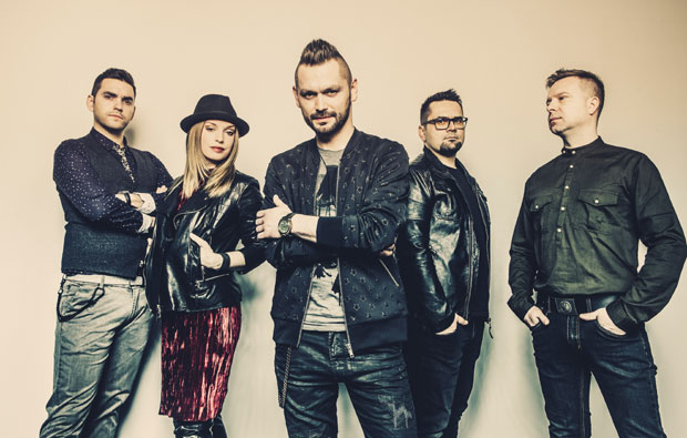 Музика је здравија од политике