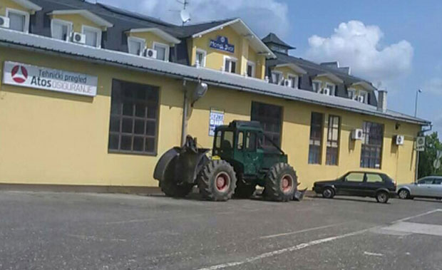 Гледао како му трактор убија оца