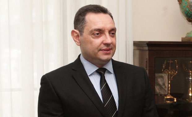 Вулин: Приоритет је обука активног и резервног састава