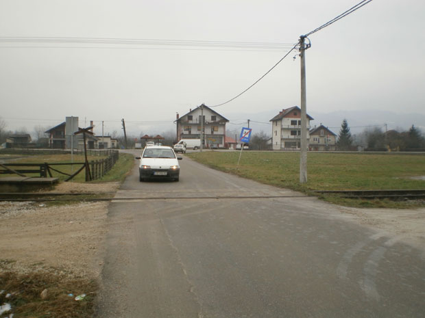 УДЕС КОД ДОЊЕ БОРИНЕ: Један младић погинуо, други тешко повређен
