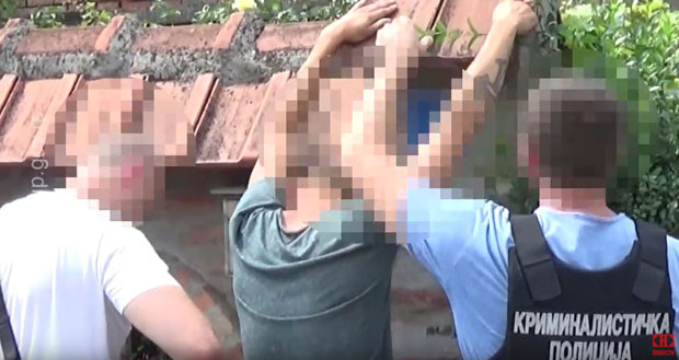 ПОГЛЕДАЈТЕ: Ухапшени због сумње да су отели човека, претили му пиштољем и тражили 600 евра (ВИДЕО)