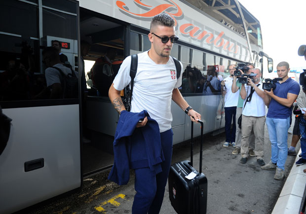 ДОГОВОРИЛИ СЕ МИЛАН И ЛАЦИО: Сергеј стиже на “Сан Сиро”