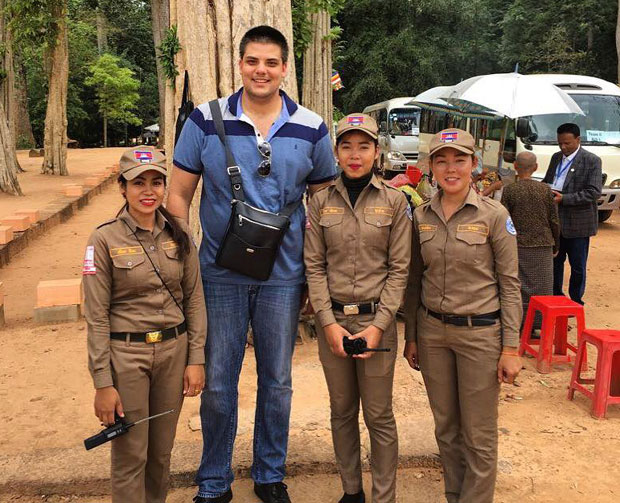 Шпијунка: Александар Шешељ - џин у Камбоџи