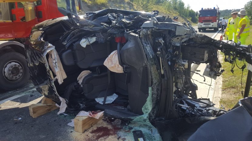 Стравични детаљи судара у Истри у којем је погинуо Београђанин: Ударио је у камион и одбио се о други ауто (ВИДЕО)