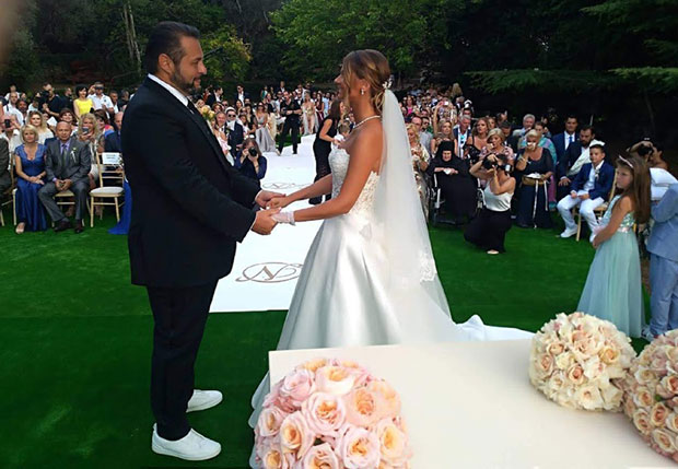 СПЕКТАКУЛАРНО ВЕНЧАЊЕ У МИЛОЧЕРУ: Син Богољуба Карића оженио Рускињу (ФОТО)