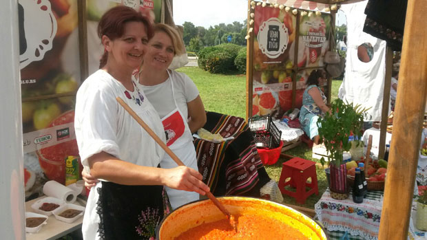 Мирис паприка се ширио Адом