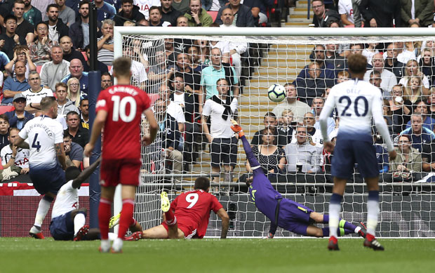 ПРЕМИЈЕР ЛИГА: Митровићев првенац разљутио Тотенхем, Челси срушио Арсенал (ВИДЕО)