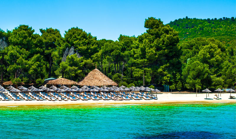 ЗА КАМЕН КАО СУВЕНИР КАЗНА И ДО 1.000 ЕВРА: Са ове прелепе плаже у Грчкој забрањено је понети белутак