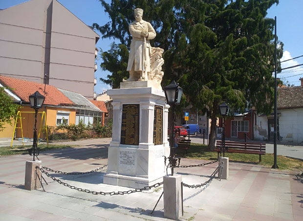 КОНАЧНО ДОСТОЈНИ СЛАВНИХ ПРЕДАКА: Обновљен споменик српском војнику у Пожаревцу