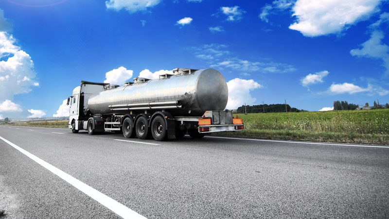 ТЕШКА НЕСРЕЋА КОД ПРИЈЕДОРА: Отац и син се отровали у цистерни за  воће