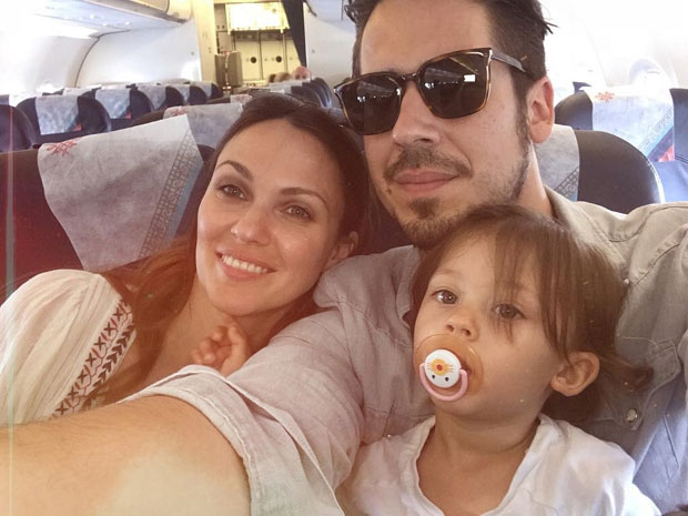 СТИЖУ РОДЕ У ПОРОДИЦУ РОКВИЋ: Бојана и Никола чекају друго дете