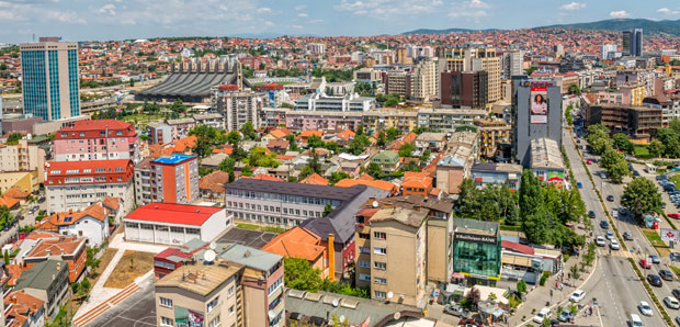 ПРОТЕСТ У ПРИШТИНИ: Демонстранти траже оставке државног тужиоца и Харадинаја