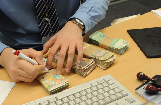 Синдикати траже сат 167 динара 