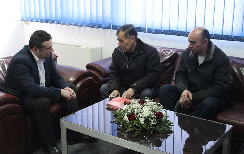 СРБИ НА КОСОВУ: Посвећеност решавању проблема грађана Грачанице


