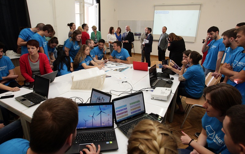 Нове технологије и студирање - шта се променило?