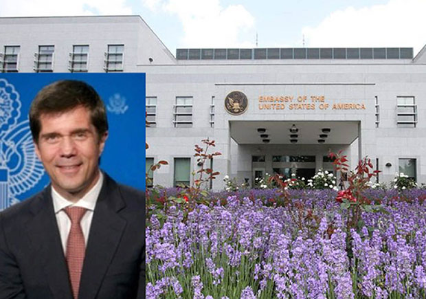 Ерик Нелсон уместо Морин Кормак!