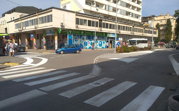 НЕОБИЧНЕ ОЗНАКЕ НА УЛИЦАМА ПОЖАРЕВЦА: Нова сигнализација збунила возаче и грађане