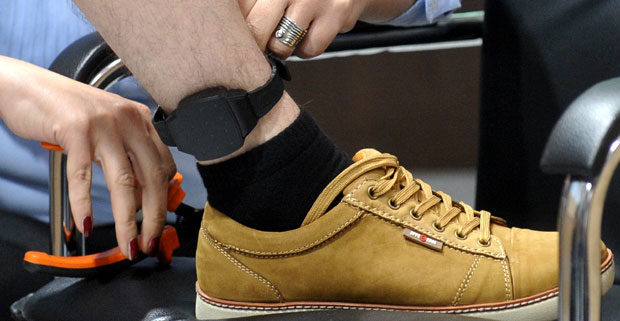 Америчке власти спремиле на хиљаде наногица за мигранте