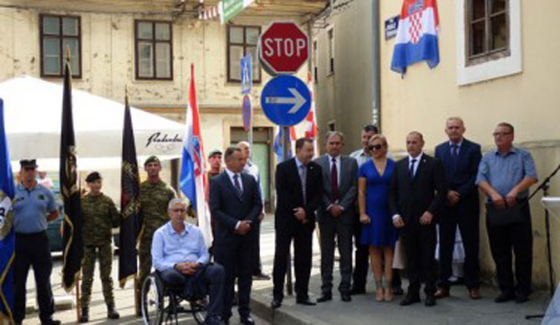 СКАНДАЛ У ПЕТРИЊИ: Због споменика Туђману спречен српски фестивал