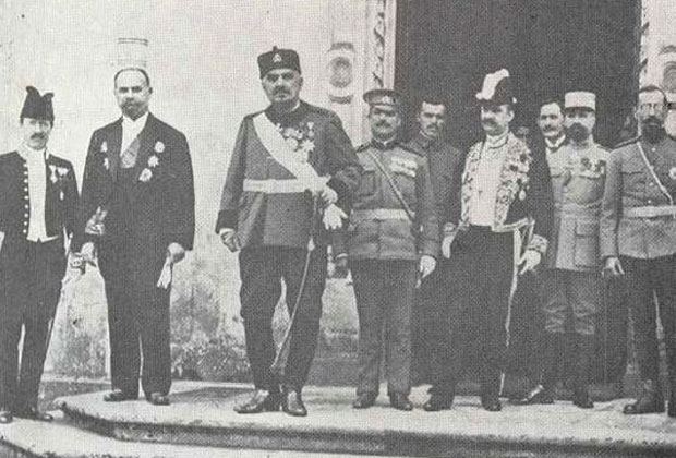 И ИСТОРИЈУ МЕЊАЈУ ДА ЗАТРУ ВЕЗЕ СА СРБИЈОМ: Преко ноћи обновљена иницијатива за поништавање одлука Подгоричке скупштине