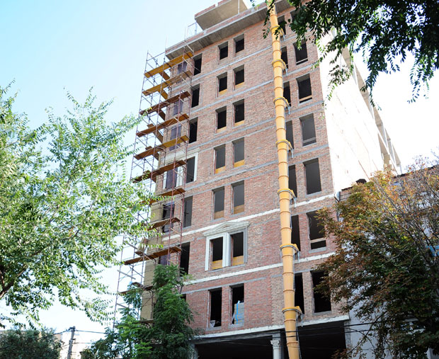 Опасна, ружна и бесправна здања стално ничу