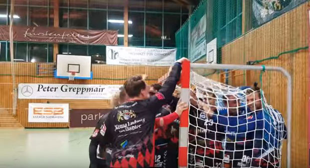 ВИДЕО: Невероватна завршница утакмице - лопта преварила све!